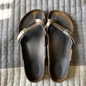 BIRKENSTOCK WMNS SIZE 8 gold color